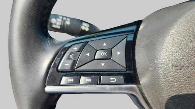 Photo of 2020 Super Black Clearcoat Nissan Altima