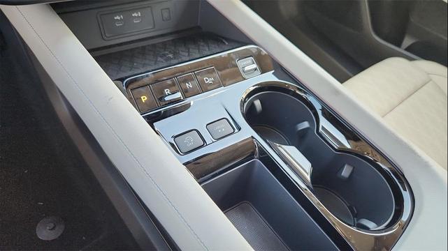 Photo of 2025 Everest White Pearl Tricoat/Super Black Nissan Murano