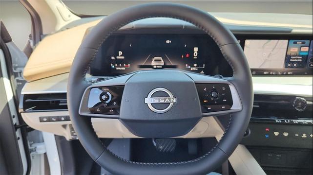 Photo of 2025 Everest White Pearl Tricoat/Super Black Nissan Murano