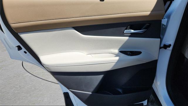 Photo of 2025 Everest White Pearl Tricoat/Super Black Nissan Murano