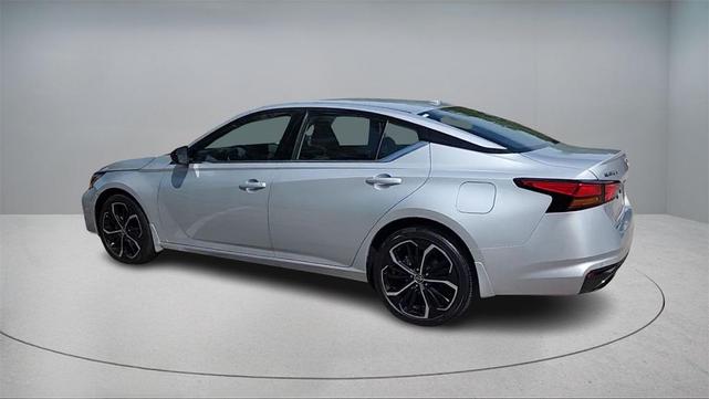 Photo of 2024 Brilliant Silver Metallic Nissan Altima