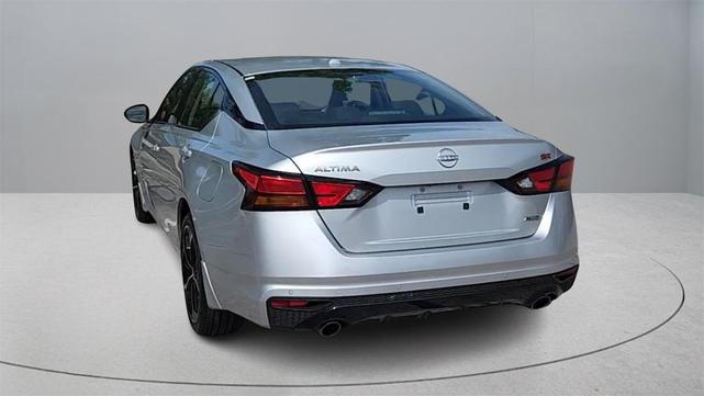 Photo of 2024 Brilliant Silver Metallic Nissan Altima