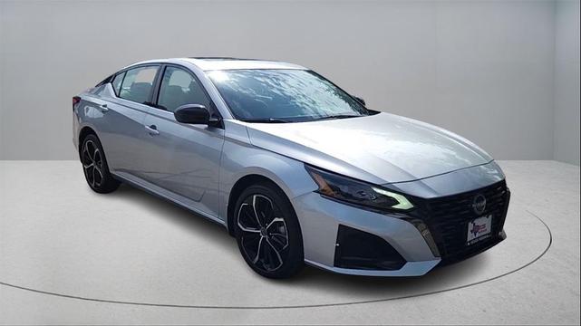 Photo of 2024 Brilliant Silver Metallic Nissan Altima