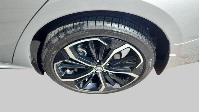 Photo of 2024 Brilliant Silver Metallic Nissan Altima