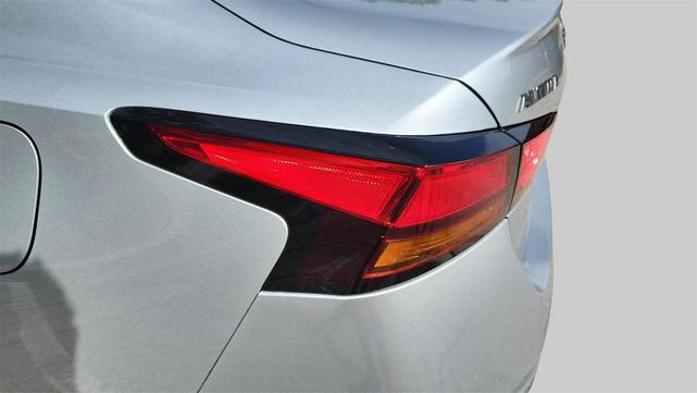 Photo of 2024 Brilliant Silver Metallic Nissan Altima