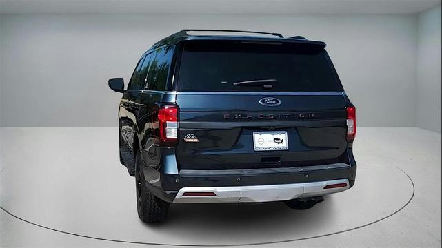 Photo of 2022 Stone Blue Metallic Ford Expedition