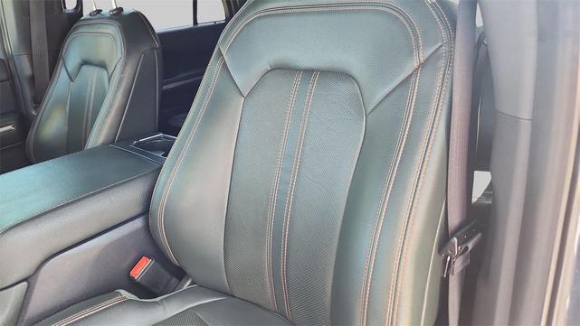 Photo of 2022 Stone Blue Metallic Ford Expedition