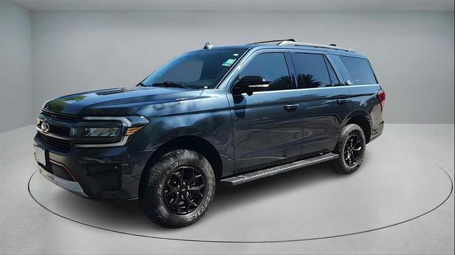 Photo of 2022 Stone Blue Metallic Ford Expedition