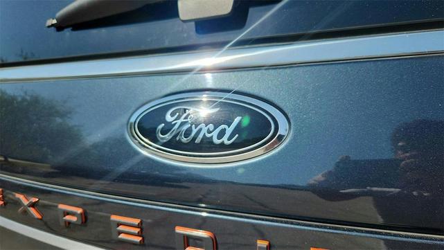 Photo of 2022 Stone Blue Metallic Ford Expedition