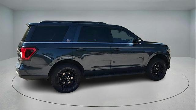 Photo of 2022 Stone Blue Metallic Ford Expedition