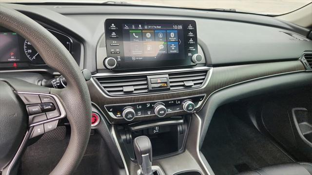Photo of 2019 Platinum White Pearl Honda Accord