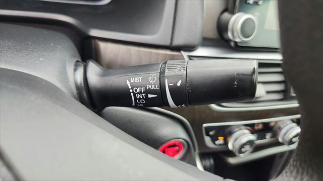 Photo of 2019 Platinum White Pearl Honda Accord
