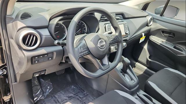 Photo of 2025 Super Black Metallic Nissan Versa