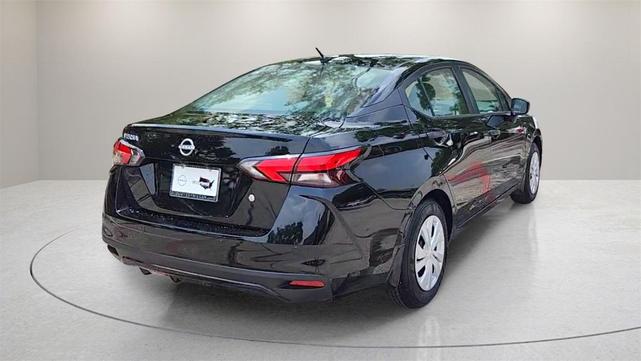 Photo of 2025 Super Black Metallic Nissan Versa