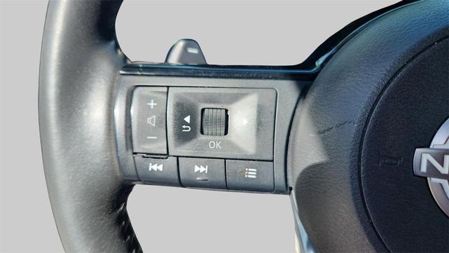 Photo of 2022 Super Black Nissan Rogue