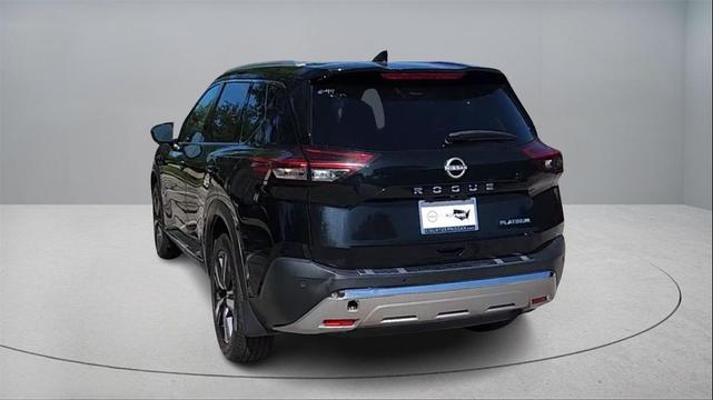Photo of 2022 Super Black Nissan Rogue