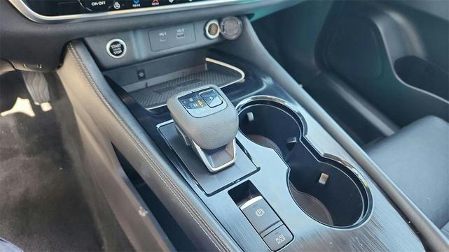 Photo of 2022 Super Black Nissan Rogue