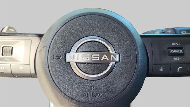 Photo of 2022 Super Black Nissan Rogue