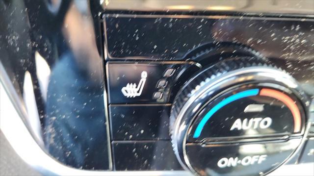 Photo of 2025 Deep Ocean Blue Pearl Nissan Rogue