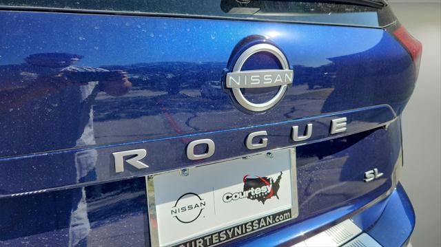 Photo of 2025 Deep Ocean Blue Pearl Nissan Rogue