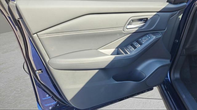 Photo of 2025 Deep Ocean Blue Pearl Nissan Rogue