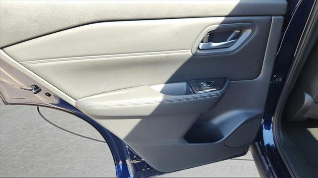 Photo of 2025 Deep Ocean Blue Pearl Nissan Rogue