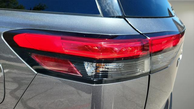 Photo of 2025 Gun Metallic Nissan Pathfinder