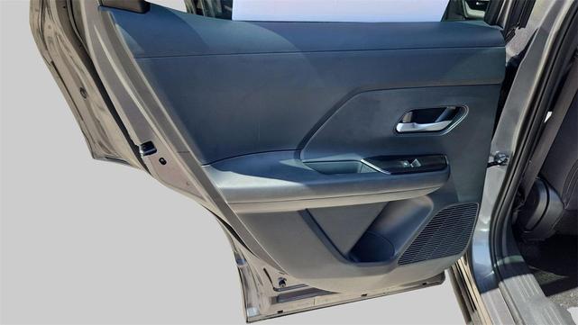 Photo of 2025 Gun Metallic Nissan Kicks