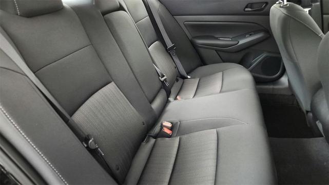 Photo of 2025 Glacier White Nissan Altima