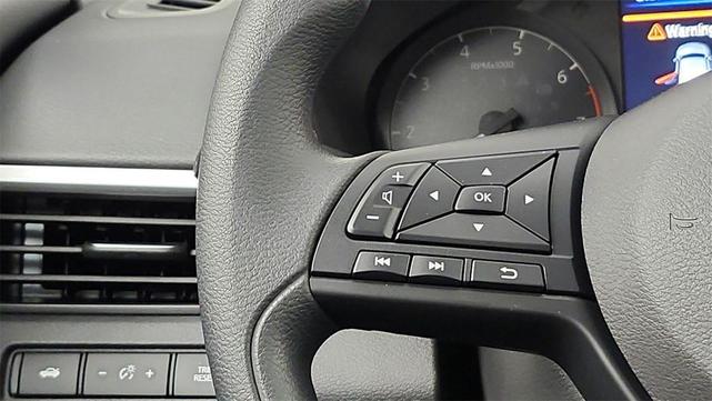 Photo of 2025 Glacier White Nissan Altima