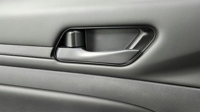 Photo of 2025 Glacier White Nissan Altima