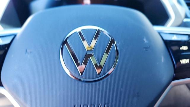 Photo of 2023 Pyrite Silver Metallic Volkswagen Tiguan