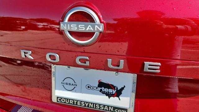Photo of 2025 Scarlet Ember Tintcoat Nissan Rogue