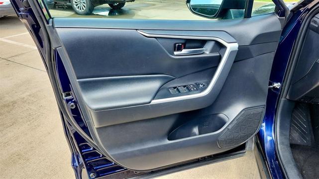 Photo of 2021 Blue Toyota RAV4