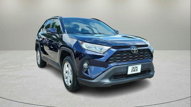 Photo of 2021 Blue Toyota RAV4