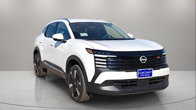 Photo of 2025 Aspen White Tricoat Nissan Kicks