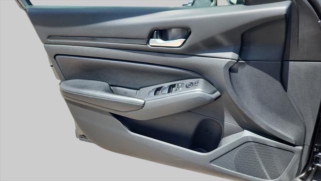 Photo of 2024 Gun Metallic Nissan Altima