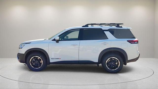 Photo of 2025 Glacier White Nissan Pathfinder