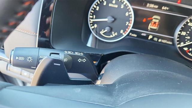 Photo of 2025 Glacier White Nissan Pathfinder