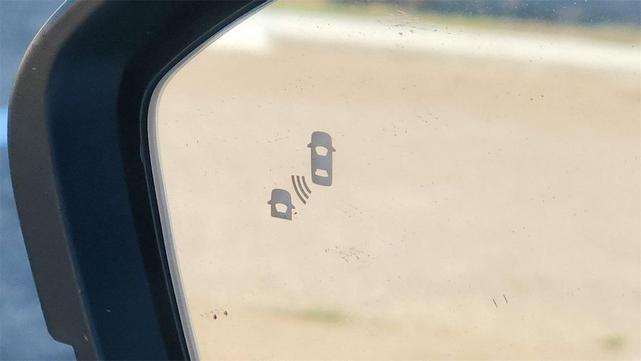 Photo of 2025 Glacier White Nissan Pathfinder