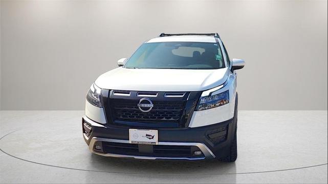 Photo of 2025 Glacier White Nissan Pathfinder