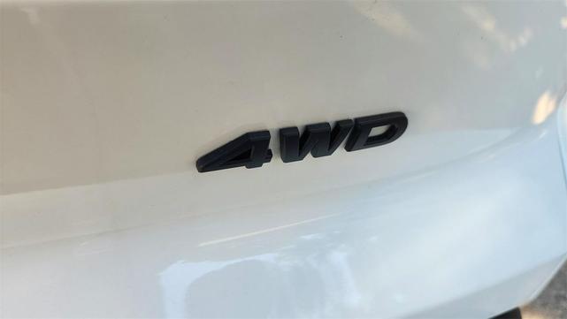 Photo of 2025 Glacier White Nissan Pathfinder