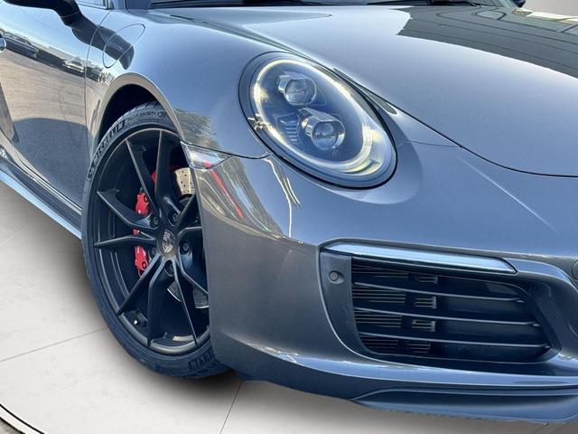 Photo of 2019 Black Porsche 911