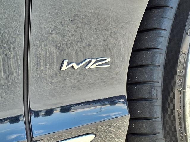Photo of 2018 Dark Sapphire Metallic Bentley Continental GT