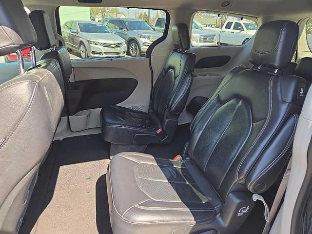 Photo of 2022 Black Chrysler Pacifica