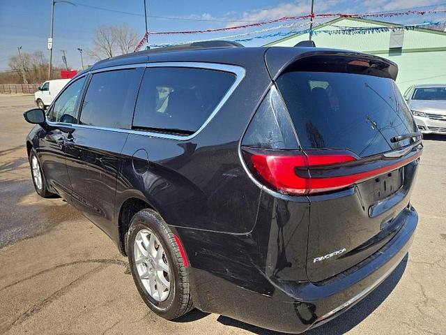 Photo of 2022 Black Chrysler Pacifica