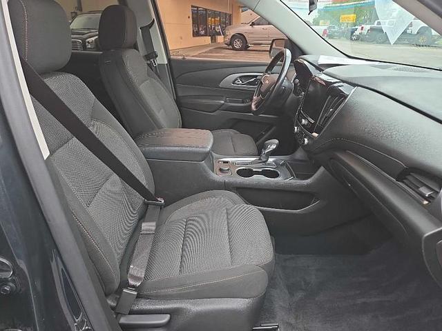 Photo of 2021 Black Chevrolet Traverse