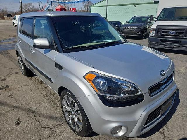Photo of 2013 Silver Kia Soul