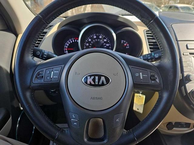 Photo of 2013 Silver Kia Soul