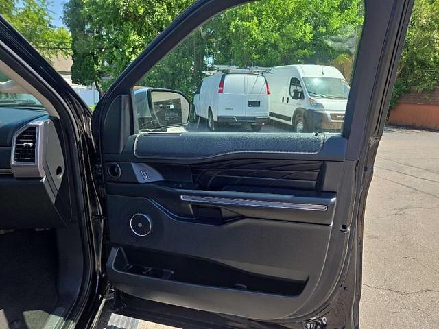 Photo of 2019 Black Ford Expedition Max